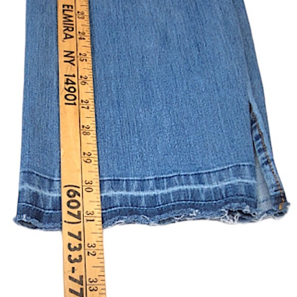 G.I.L.I Flared Leg Medium Wash Raw Hem Ankle Slit Jeans Size 16 EUC! - Picture 9 of 13